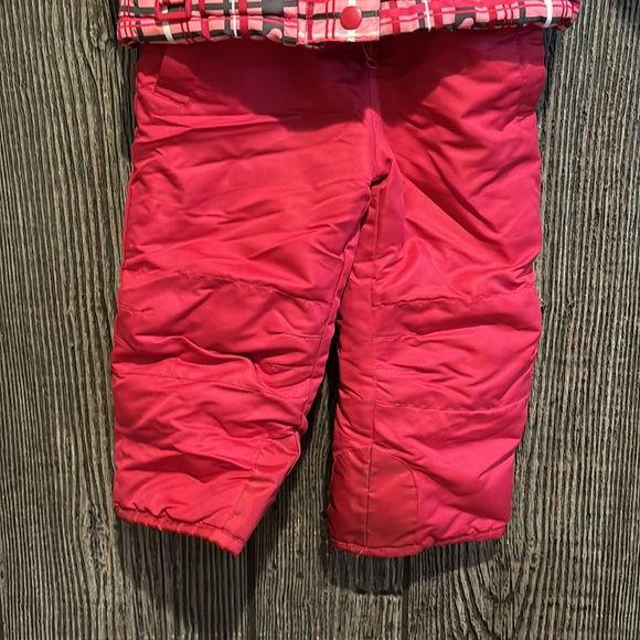 2t North Peak girls snow suit, pink, detachable fur hood - Picture 3 of 6